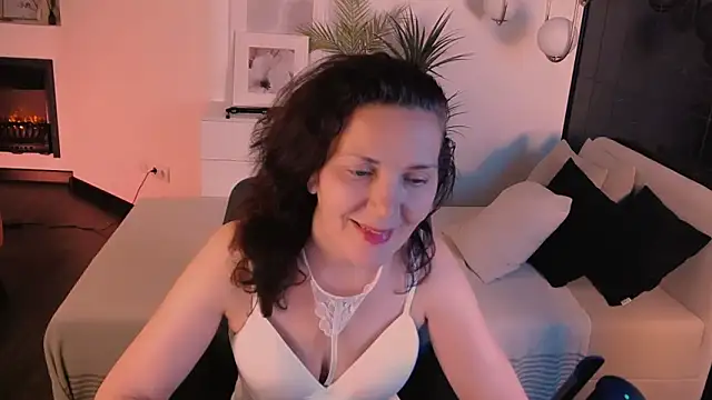 Irene Marlow online show from October 2025 05:43:02 AM