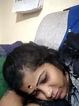 Snapshot of sweetqueen143 chatting on October 2025 06:06:01 PM sweetqueen143 online show from October 2025 06:06:01 PM