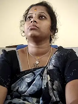 Snapshot of sweetqueen143 chatting on October 2025 06:12:01 AM sweetqueen143 online show from October 2025 06:12:01 AM