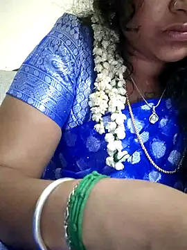 Snapshot of sweetqueen143 chatting on October 2025 06:27:02 PM sweetqueen143 online show from October 2025 06:27:02 PM