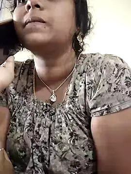 Snapshot of sweetqueen143 chatting on October 2025 03:48:01 AM sweetqueen143 online show from October 2025 03:48:01 AM