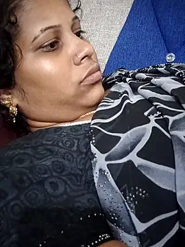 Snapshot of sweetqueen143 chatting on October 2025 04:50:01 PM sweetqueen143 online show from October 2025 04:50:01 PM