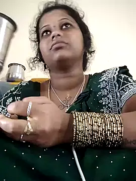 Snapshot of sweetqueen143 chatting on October 2025 04:15:02 AM sweetqueen143 online show from October 2025 04:15:02 AM