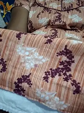 Snapshot of sweetqueen143 chatting on November 2025 03:24:01 PM sweetqueen143 online show from November 2025 03:24:01 PM