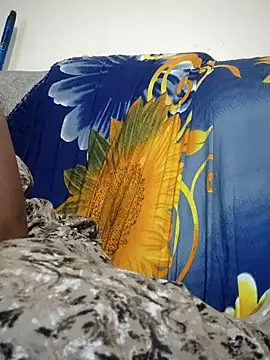 Snapshot of sweetqueen143 chatting on November 2025 04:06:02 PM sweetqueen143 online show from November 2025 04:06:02 PM