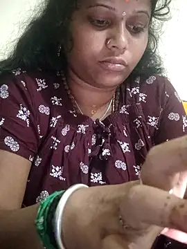 Snapshot of sweetqueen143 chatting on November 2025 03:56:01 PM sweetqueen143 online show from November 2025 03:56:01 PM