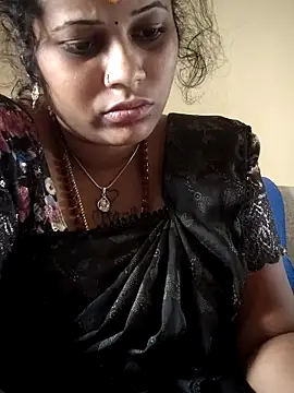 Snapshot of sweetqueen143 chatting on November 2025 04:23:01 AM sweetqueen143 online show from November 2025 04:23:01 AM