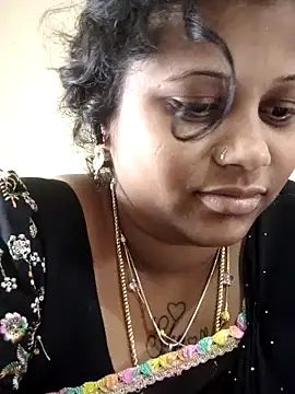 Snapshot of sweetqueen143 chatting on November 2025 05:18:02 AM sweetqueen143 online show from November 2025 05:18:02 AM