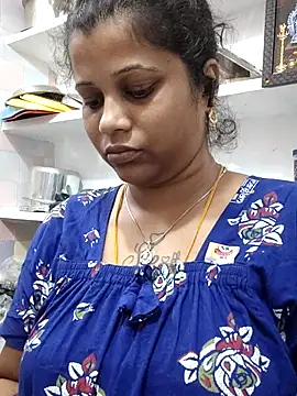 sweetqueen143 online show from March 2026 07:45:01 AM