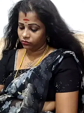 sweetqueen143 online show from April 2026 06:47:01 PM