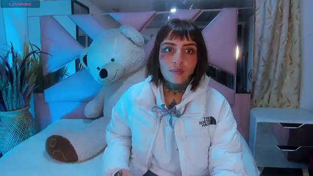 Gyal 8  online show from September 2025 03:19:02 AM