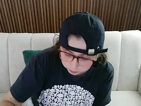 dirty feelena online show from February 2026 04:00:02 PM