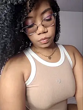 hottielatina online show from November 2025 08:36:02 PM