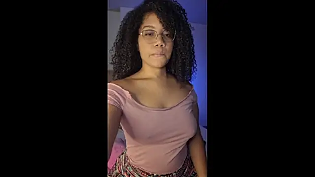 hottielatina online show from November 2025 11:15:01 PM