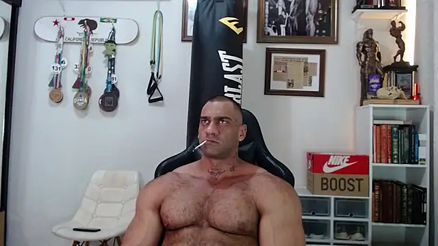 henryhadesflirt online show from November 2025 01:51:01 PM