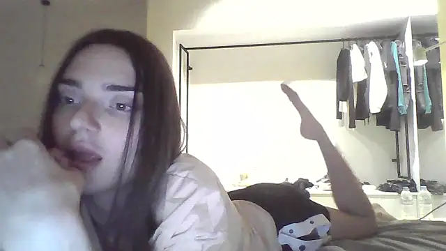 Snapshot of Luna_Samosienko chatting on September 2025 06:33:02 PM Luna Samosienko online show from September 2025 06:33:02 PM