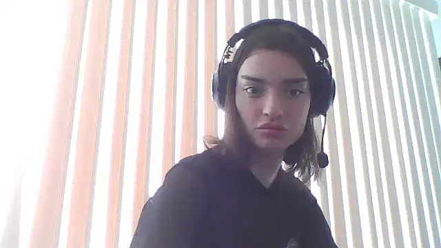 Snapshot of Luna_Samosienko chatting on October 2025 02:48:01 PM Luna Samosienko online show from October 2025 02:48:01 PM