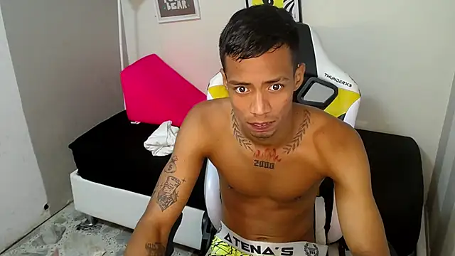 Snapshot of Nando_coll chatting on November 2025 12:02:02 PM Nando coll online show from November 2025 12:02:02 PM