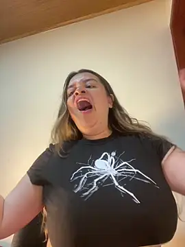 Aphrill online show from November 2025 09:26:02 PM