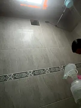 Aphrill online show from November 2025 08:32:01 PM