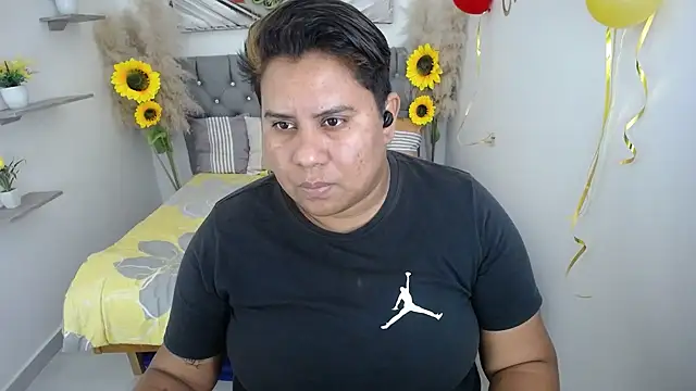 hotlesby valery online show from October 2025 06:50:01 PM