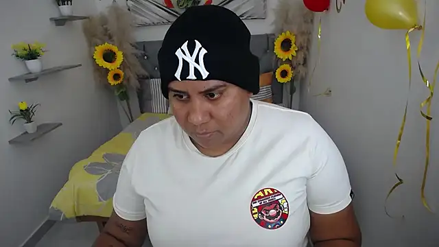 hotlesby valery online show from October 2025 07:01:02 PM