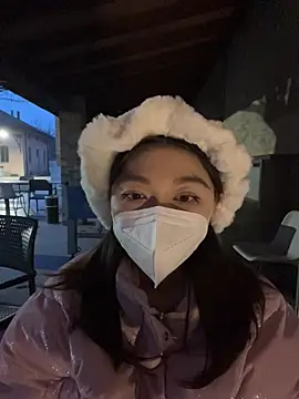 Snapshot of fioralba chatting on January 2026 04:22:02 PM fioralba online show from January 2026 04:22:02 PM