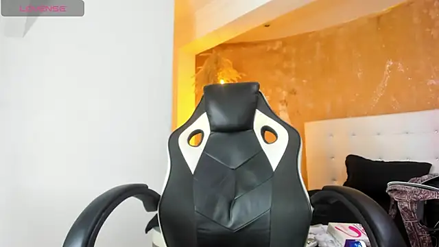 ZOE ROSE4 online show from September 2025 08:46:01 PM