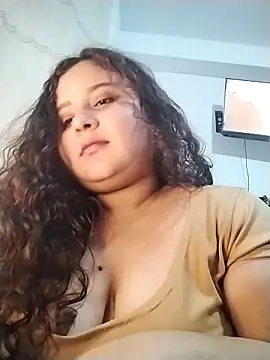 Carolceleste24 online show from May 2026 11:43:01 PM