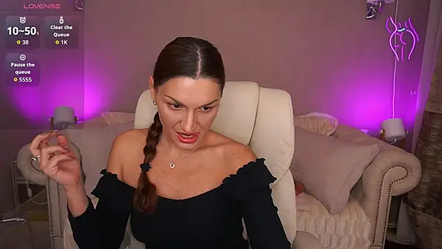 EllaGoldenn online show from October 2025 08:48:01 PM