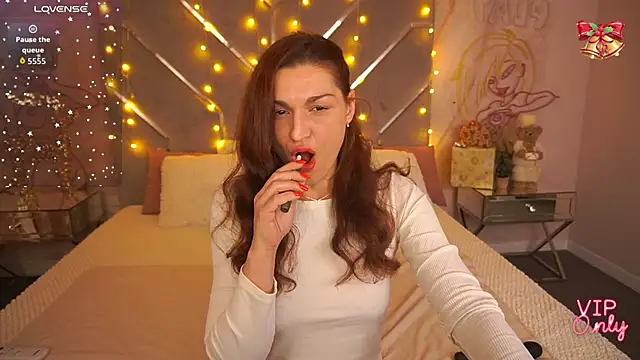 Snapshot of EllaGoldenn chatting on January 2026 09:42:02 PM EllaGoldenn online show from January 2026 09:42:02 PM