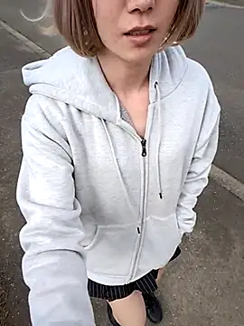 takusaki223 online show from April 2026 05:10:02 AM