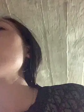 Halyy xx online show from October 2025 12:52:02 AM