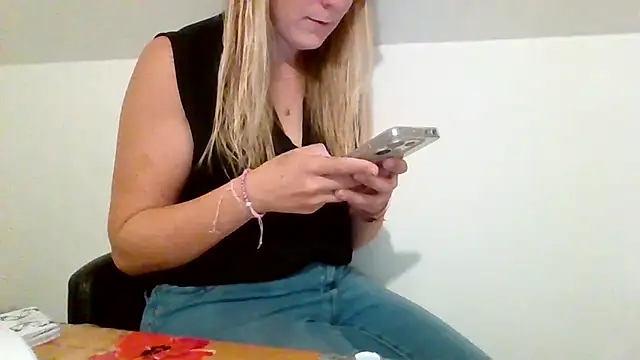 Snapshot of Coquinette62 chatting on October 2025 09:18:01 AM Coquinette62 online show from October 2025 09:18:01 AM