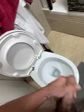 tusmuertos420 online show from September 2025 06:13:02 PM