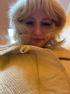 RonnieKiss online show from April 2026 11:27:01 AM