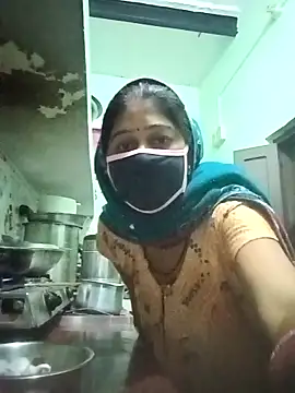 Cute-Charvii online show from February 2026 01:12:01 AM