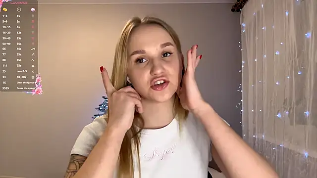 TanekaBoitel online show from December 2025 03:16:02 PM