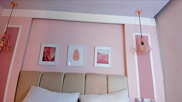 Sarah Reidd online show from November 2025 01:44:02 PM