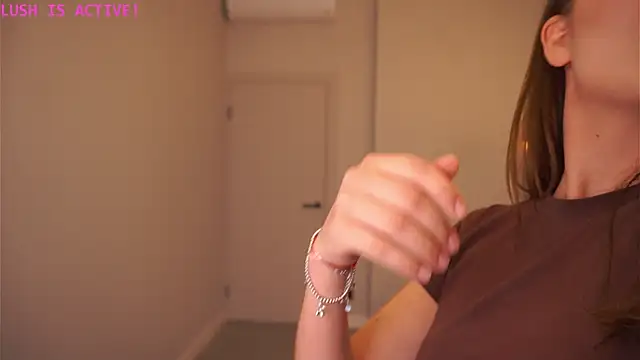 AdrianaCoenen online show from October 2025 07:02:01 PM