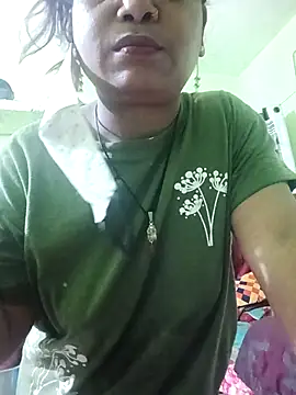 Snapshot of Mona_darling21 chatting on March 2026 04:29:01 AM Mona darling21 online show from March 2026 04:29:01 AM