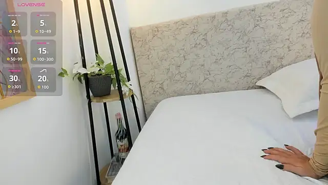 Snapshot of _Malak chatting on December 2025 06:38:01 PM Malak online show from December 2025 06:38:01 PM