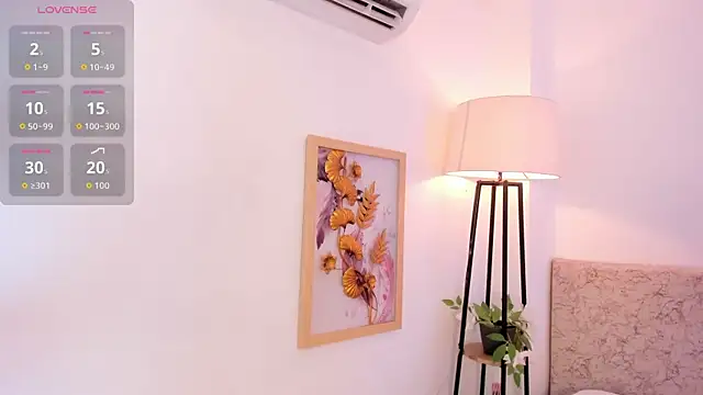 Snapshot of _Malak chatting on December 2025 06:37:02 PM Malak online show from December 2025 06:37:02 PM