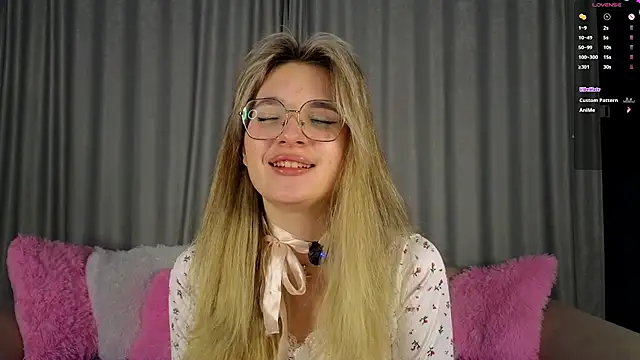 vivyboo111 online show from November 2025 08:30:02 PM