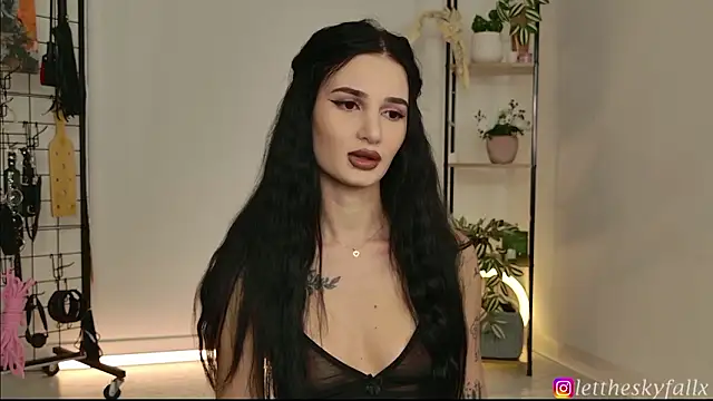 lettheskyfallx online show from March 2026 11:19:02 PM