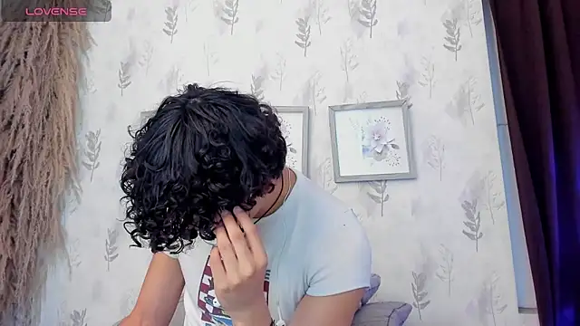 Snapshot of liam_twiink chatting on June 2026 02:01:02 PM liam twiink online show from June 2026 02:01:02 PM