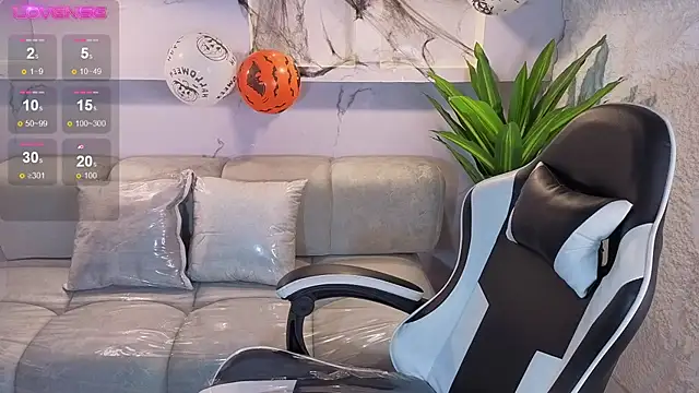 scarlett smith tp online show from October 2025 01:02:02 PM