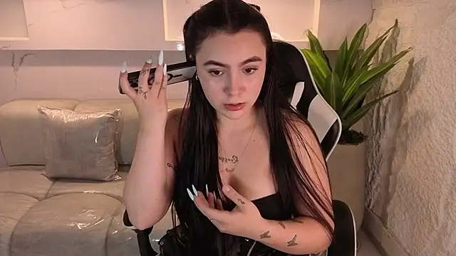 scarlett smith tp online show from November 2025 07:36:02 PM