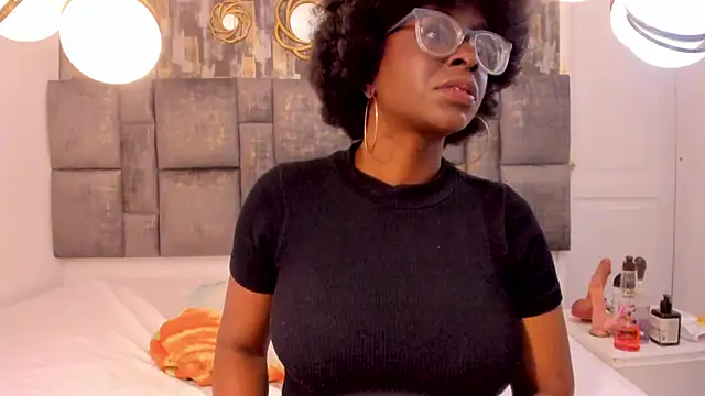 Snapshot of LolaJenkinss chatting on October 2025 03:48:01 AM LolaJenkinss online show from October 2025 03:48:01 AM