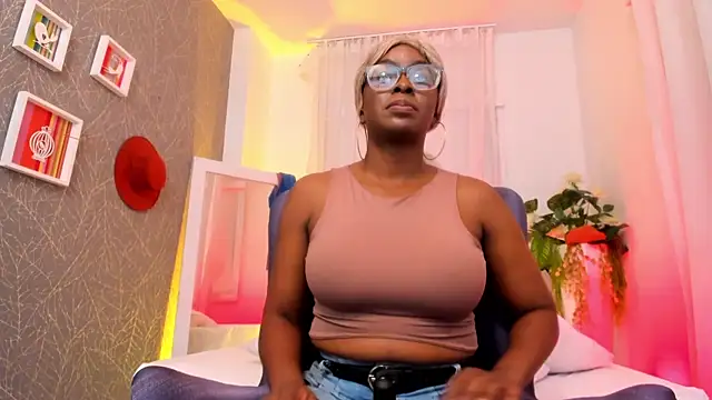 Snapshot of LolaJenkinss chatting on October 2025 12:33:02 AM LolaJenkinss online show from October 2025 12:33:02 AM